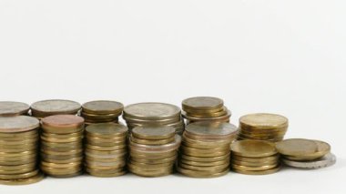 İsveç bayrağı sallayarak para sikke yığını ile