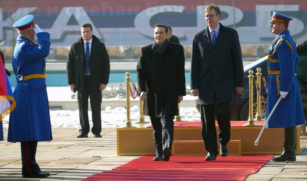 Belgrado, Serbia. 31 de enero: en Belgrado, visita oficial del primer ministro griego Alexis Tsipras. El primer ministro serbio Aleksandar Vucic acoge al primer ministro griego — Foto de Stock