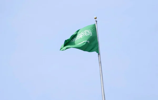 ニューヨーク、アメリカ合衆国。2016 年 9 月 22 日 - ニューヨークの国連本部前のサウジアラビアの国旗 — ストック写真