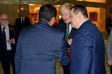 Belgrad, Sırbistan. 10th Kasım 2016 - İngiliz Dışişleri Bakanı Boris Johnson Sırbistan resmi ziyarette Sırp Başbakanı Ivica Dacic ve Guatemala'lı Dışişleri Bakanı Carlos Raul moral veriyor