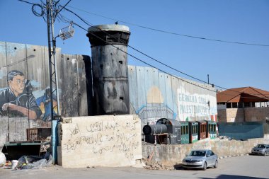 Bethlehem, Palestine. Ocak ayı 6th 2017 - Filistin, Aida mülteci kampında Yakılan gözetleme 