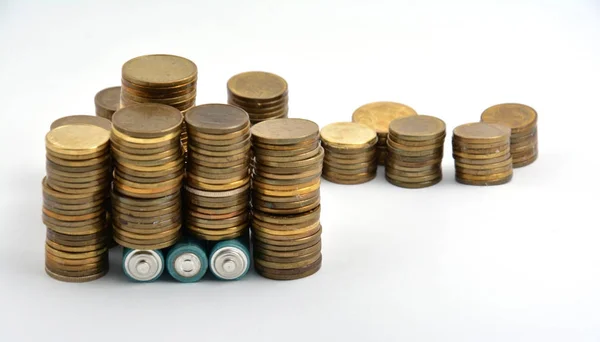 Три Батареи Aaa Монетами Белом Фоне — стоковое фото