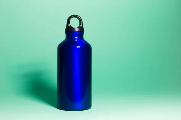 Primer Plano Reutilizable Botella Agua Termo Aluminio Aislado Aqua Menthe — Foto de Stock