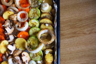 Sebze çeşitleri ızgara için hazır..