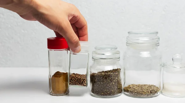 Assaisonnement Différent Dans Des Tasses Verre Sur Fond Blanc — Photo