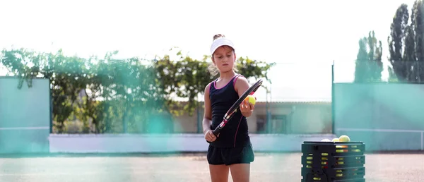 포오츠 테니스 소녀의 — 스톡 사진
