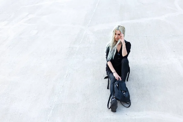 Young Modern Blonde Girl Dressed Black Backpack Sitting Underground — Stock Photo, Image