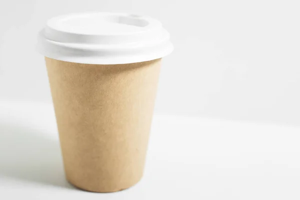 Primer Plano Taza Papel Desechable Para Llevar Café Con Tapa — Foto de Stock