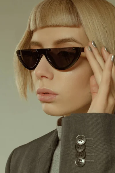 Blonde Girl Short Hair Style Fashion Glasses — Stock Photo, Image