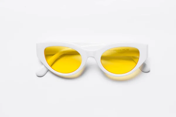 Belles Lunettes Mode Avec Des Lunettes Transparentes Sur Fond Blanc — Photo