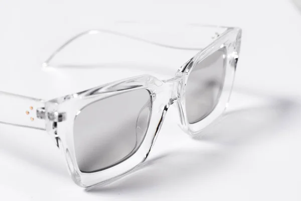 Mooie Trendy Bril Met Transparante Glazen Een Witte Achtergrond — Stockfoto