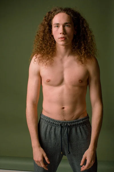 Attractive Stylish Guy Curly Hair Sports Figure — Stock Photo, Image