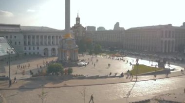 Kiev, Ukrayna. Meydan Nezalezhnosti, Khreshchatyk'a str. bağımsızlık Anıtı. Zaman atlamalı