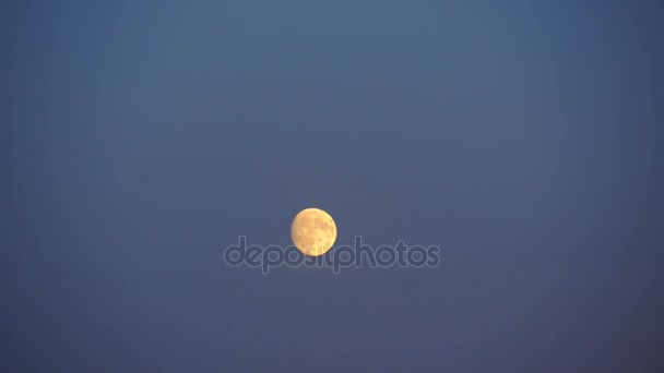 La lune se lève. Bonsoir. Délai imparti 