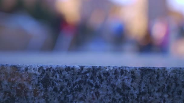 Cerca Pedra Granito Polido Close Reflexões Luz Bokeh Abstract Rua — Vídeo de Stock