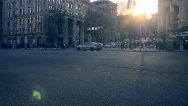 Europa Ucrânia Kyiv Khreshchatyk Street Abril 2018 Transporte Veículos Carros — Vídeo de Stock