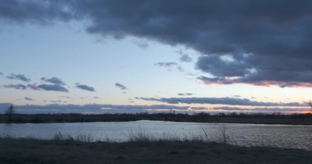 Panorama Soir Paysage Nuageux Coucher Soleil Man Fishing Coucher Soleil — Video