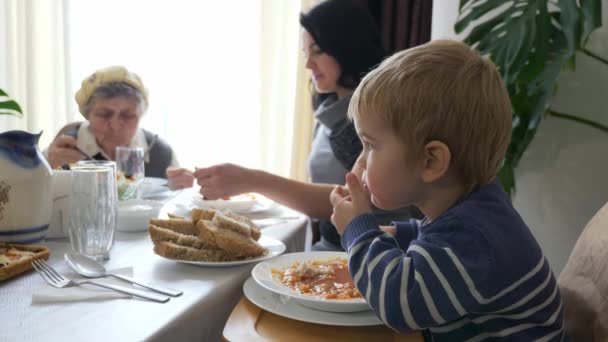 Multi Generation Family Having Dinner Enjoying Meal Mother Son Visit — Stock Video
