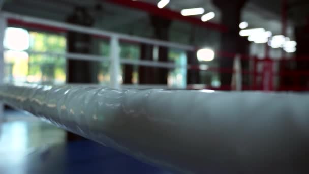 Boxe Anel Cordas Desfocado Fundo Urban Gym — Vídeo de Stock