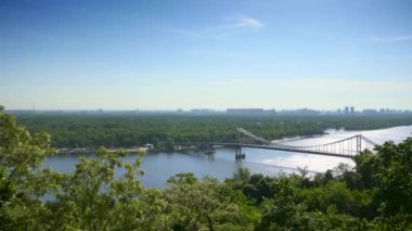 Dinyeper (Dnipro) Nehri ve Left Bank 'a bakın. Kyiv Şehri, Ukrayna Mayıs 2019