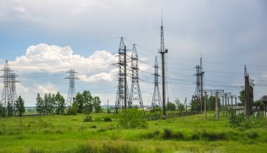 Alandaki elektrik hatları