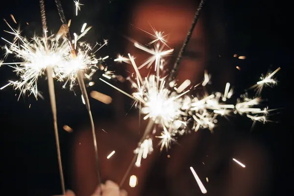 Brilhantes de iluminação à noite — Fotografia de Stock