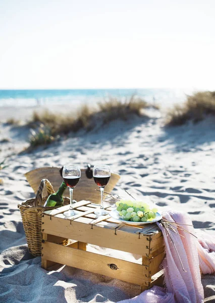 Still Life Glasses Wine Plate White Grape Standing Wooden Crate — Stock Photo, Image