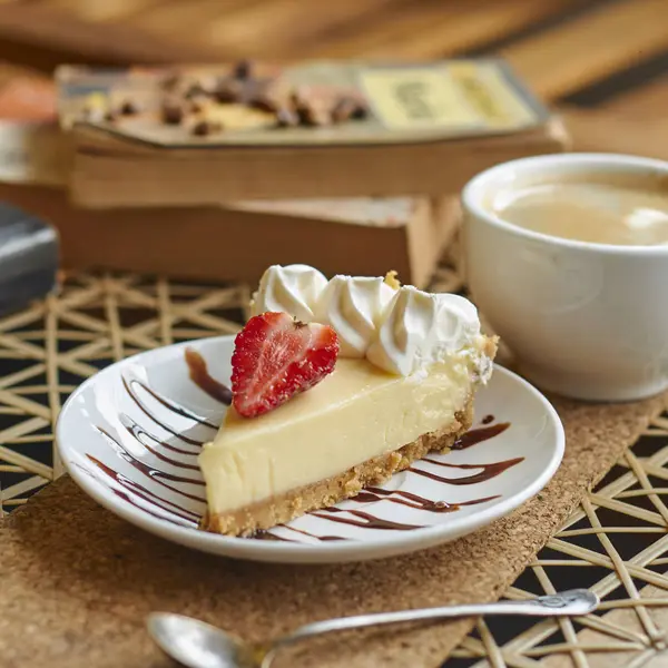 Plate Delicious Cheesecake Strawberry Cream Cup Cappuccino Table — Stock Photo, Image