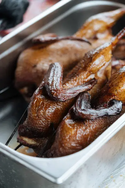 Cooked Fried Chickens Metal Skewers Market Stall — Stock Photo, Image