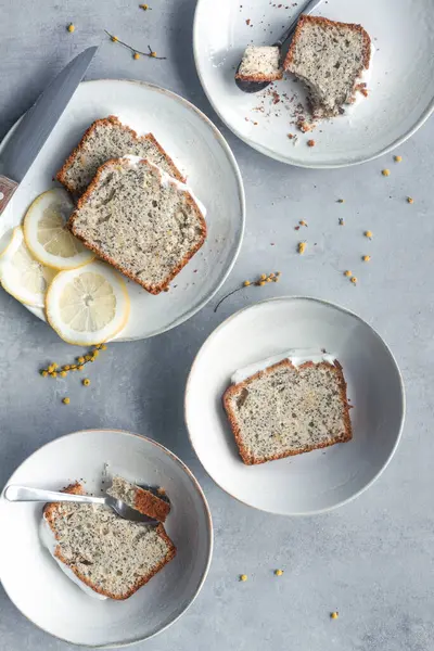 Top View Aromatic Tasty Homemade Lemon Poppy Seeds Sponge Cake — Stock Photo, Image