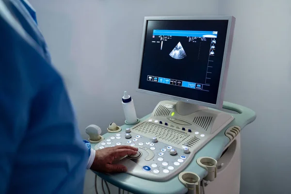 Ángulo Alto Persona Cosecha Uniforme Médico Usando Equipo Especial Del — Foto de Stock