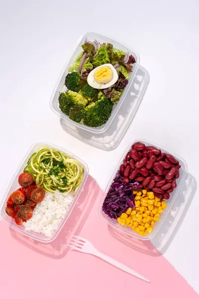 Hemlagad Vegansk Mat Lunchlådor Med Friska Grönsaker Färska Från Ovan — Stockfoto