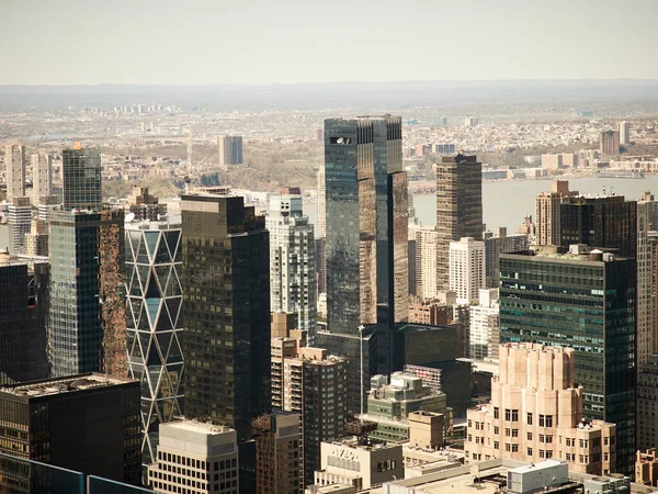 Luftaufnahme Des Modernen New Yorker Stadtviertels Mit Gläsernen Hochhaustürmen Sonnenlicht — Stockfoto