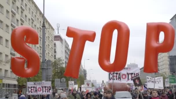 Demonstracja przeciwko Ceta Ttip — Wideo stockowe