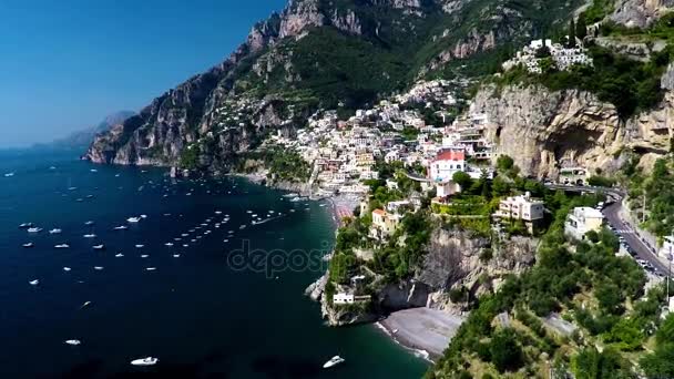 Sorrento, Positano, Amalfi pobřeží. Letecký pohled. Kampánie, Itálie, západ slunce — Stock video