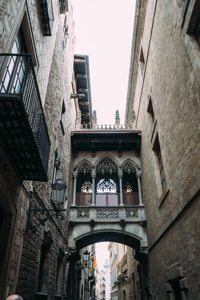 Barcelona, İspanya - 30 Haziran. Via ana cadde Laietana 30 Haziran 2015 Barcelona ana caddede adıdır. Sokak çok sayıda mağaza ve turistik vardır