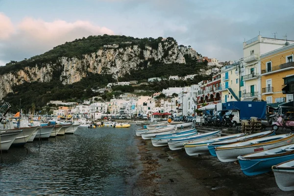 güzel sahil - Amalfi, görünümü Atrani Köyü
