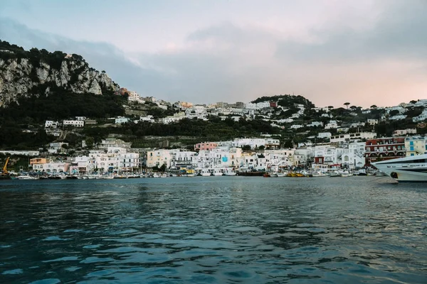 güzel sahil - Amalfi, görünümü Atrani Köyü