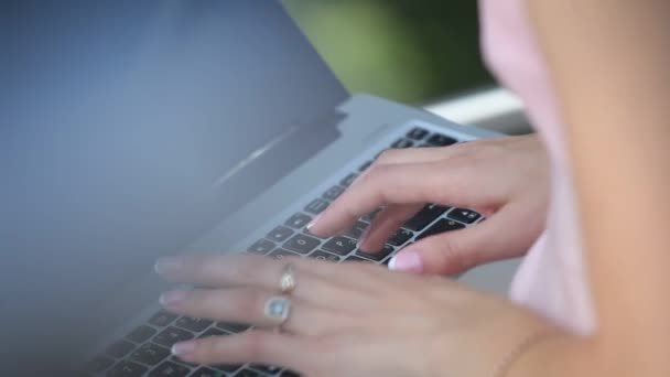 Az oktató felkészít képzés-ra Laptop — Stock videók