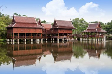 Thai house grubu