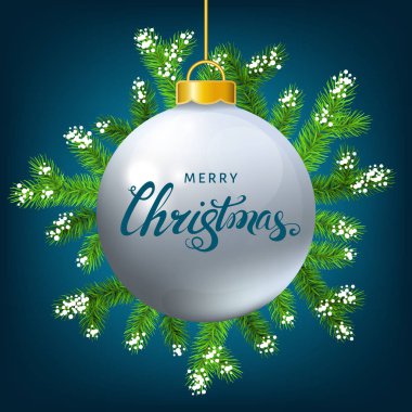  Ladin şube, kar ve yazı ile beyaz Noel top.