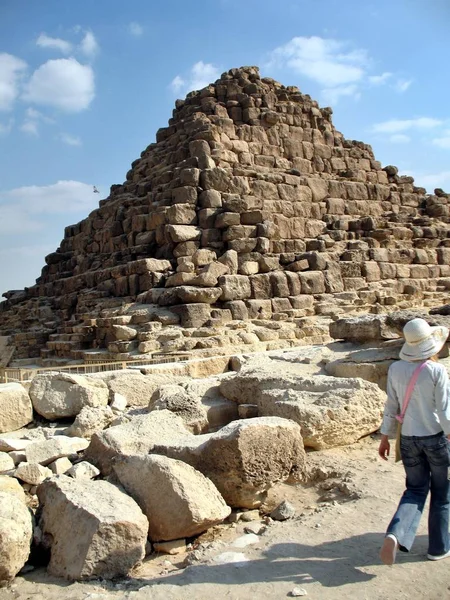 Египетская королева пирамид — стоковое фото