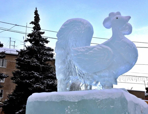 El símbolo del hielo del gallo de año nuevo — Foto de Stock