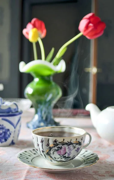 The morning Cup of tea on the table — Stock Photo, Image