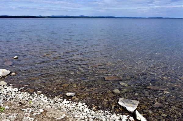 Tenang danau awal Sunny pagi — Stok Foto