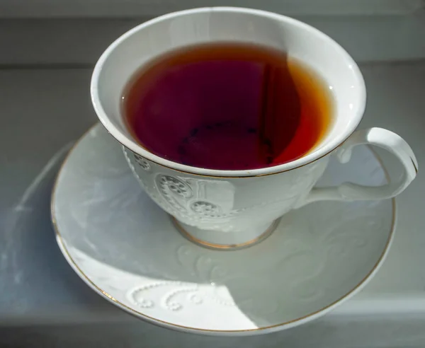 Mug Fresh Hot Tea Windowsill Illuminated Sun Top View — Stock Photo, Image