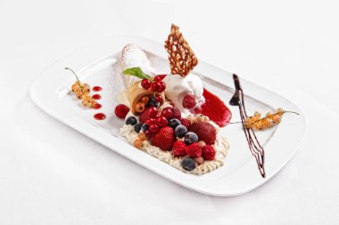 Taze Kek pasta tuck bariyer ile plaka üzerinde