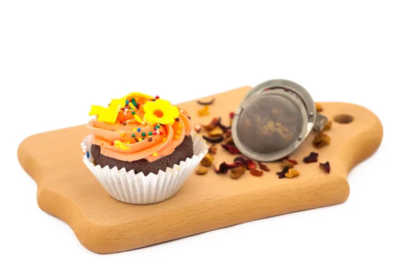 Muffins Recém Assados Com Creme Esmalte Pilha Frutas Preto Chá — Fotografia de Stock