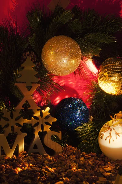 ayrıntı Noel ağacı süsle