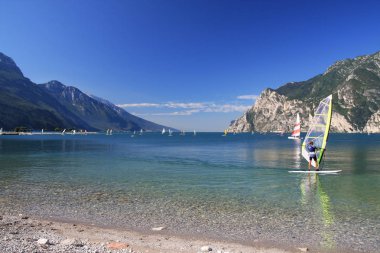 Berrak suları ile çevrili İtalya, Garda Gölü